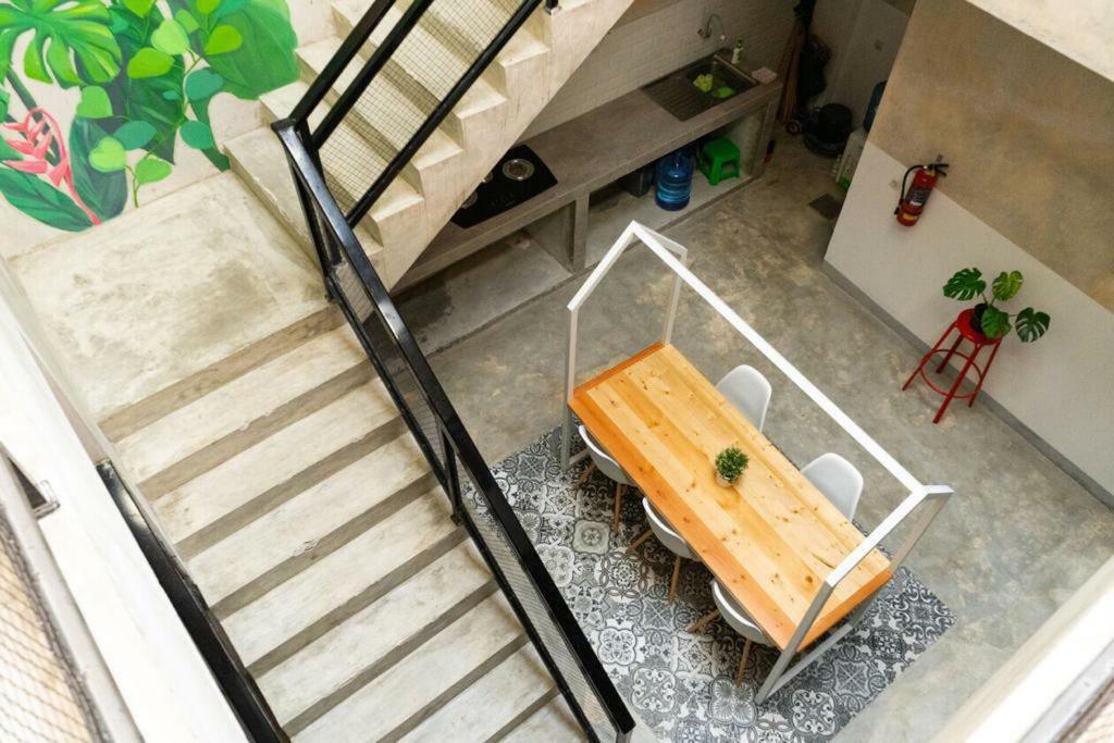 Fybed Aparthotel Semarang Exterior photo