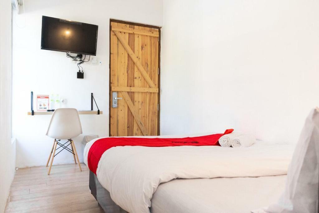 Fybed Aparthotel Semarang Exterior photo