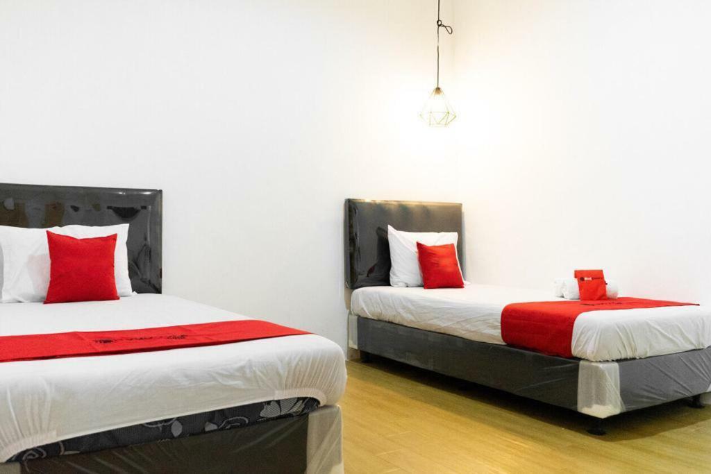 Fybed Aparthotel Semarang Exterior photo
