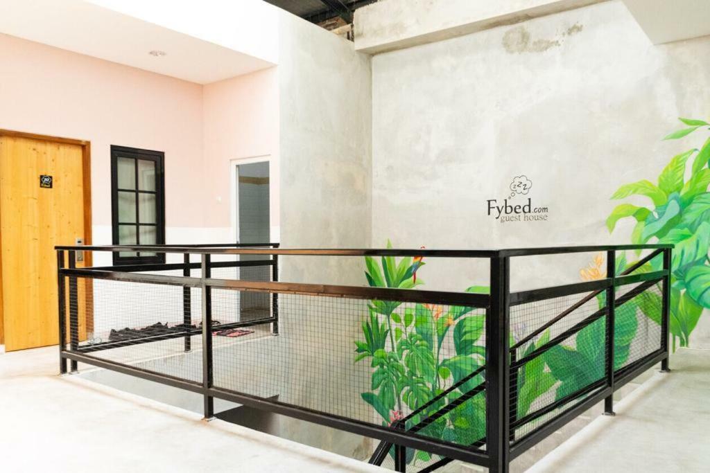 Fybed Aparthotel Semarang Exterior photo